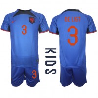 Camiseta Países Bajos Matthijs de Ligt #3 Segunda Equipación Replica Mundial 2022 para niños mangas cortas (+ Pantalones cortos)